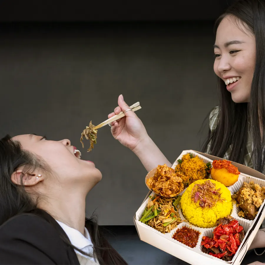 Makan Nasi Box Kantor